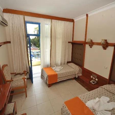 Le Collonges Hotel 2*