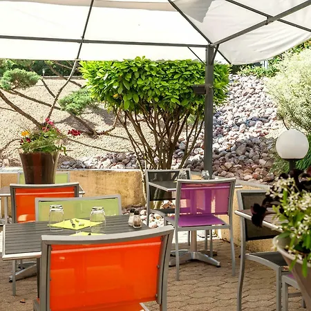 Le Collonges Hotel 2*