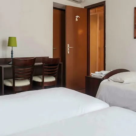 Le Collonges Hotel Fontaines-sur-Saone